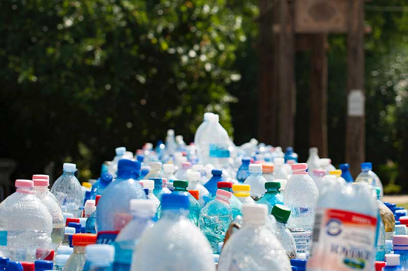 inquinamento-bottiglie-plastica
